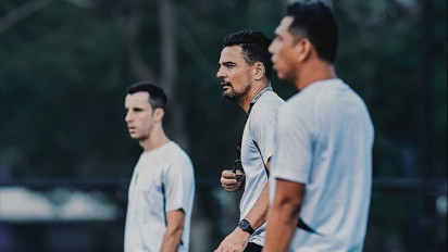 Carlos Pena Bongar Rencana Rahasia Persita Tangerang Hadapi Dewa United