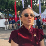 Ikut Hadir Upacara HUT RI di Istana, Wulan Guritno dan Nicholas Saputra Bagikan Tampil Memukau dengan Baju Adat