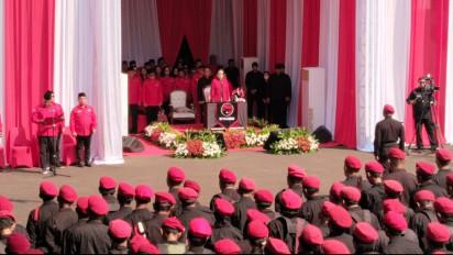 Pimpin Upacara HUT ke-80 RI di Sekolah Partai PDIP, Megawati Minta Kader Tidak Merasa Lebih Tinggi dari Rakyat