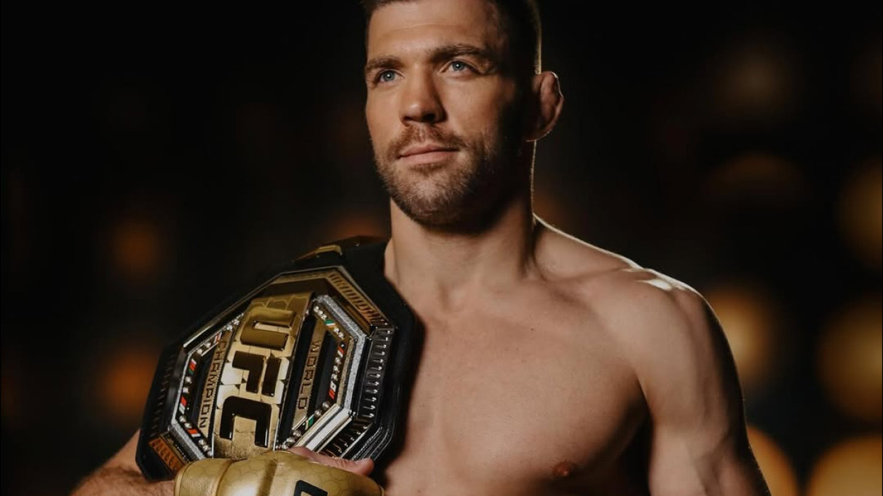 Omongan Berkelas Dricus Du Plessis Usai Gelar Juara UFC Direbut Khamzat Chimaev: Untuk Khamzat...
            - galeri foto