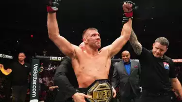 Dricus du Plessis petarung MMA kelas menengah UFC.