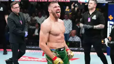 Dricus du Plessis petarung MMA kelas menengah UFC.