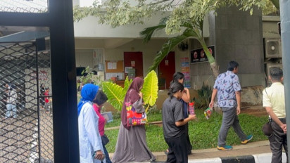 Momen Keluarga Tahanan Berkunjung ke Rutan KPK Saat Layanan Khusus HUT ke-80 RI