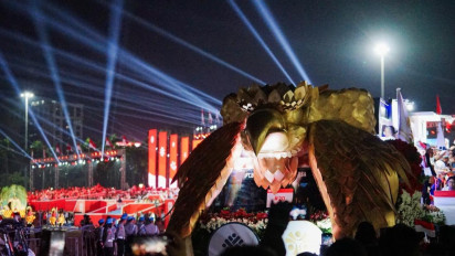 Kemeriahan Pesta Rakyat Monas Malam Hari, Ada Karnaval Truk Kementerian