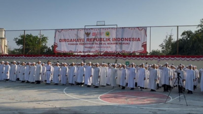 HUT ke-80 RI, DSKS Gelar Upacara Bendera Hingga Perlombaan di Pondok Pesantren