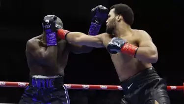 Dillian Whyte vs Moses Itauma dalam duel tinju dunia kelas berat.