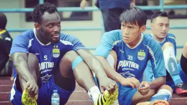 Rizki Hidayat dan Michael Essien Ketika Sama-sama berseragam Persib