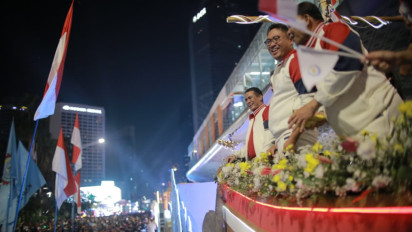 Kapal Pinisi Swasembada Pangan Curi Perhatian di Karnaval HUT ke-80 RI