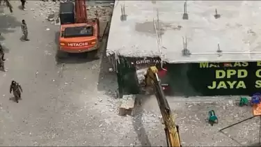 Potret pembongkaran markas ormas DPD GRIB Jaya Sumut