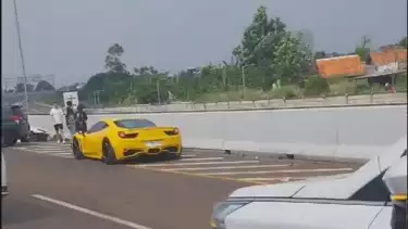 Lamborghini Alami Kecelakaan Tunggal di Tol Jakarta–Kunciran Tangerang