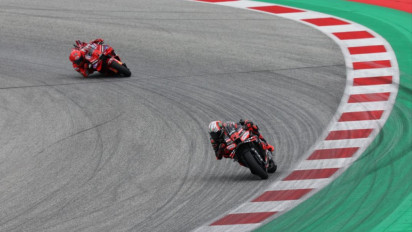 Hasil Kualifikasi MotoGP Mandalika 2025: Marco Bezzecchi Rebut Pole Position, Marc Marquez Masih Kesulitan