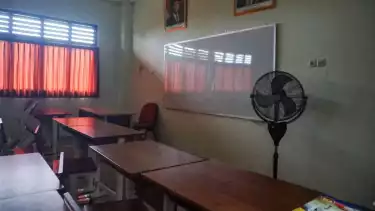 PAUD PKBM Negeri 07, Cengkareng, atau Sekolah Kegiatan Belajar (SKB), di Jalan Utama 8 No.2, RT 9 RW 2, Kelurahan Cengkareng Barat, Jakarta Barat.