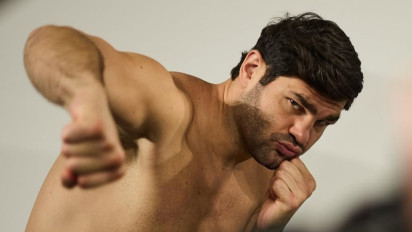 Tinju Dunia: Filip Hrgovic Rebut Gelar Juara Dunia Kelas Berat Usai Kalahkan David Adeleye di Riyadh