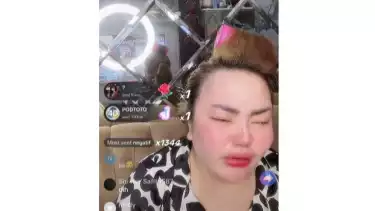 Lisa Mariana saat live TikTok usai tahu hasil tes DNA anaknya tidak cocok dengan Ridwan Kamil.