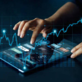 Bitcoin Terus Turun Saat Emas Melesat, Ini Penyebab Investor Ramai Tinggalkan Kripto