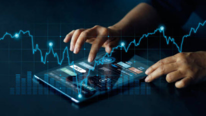 Bitcoin Terus Turun Saat Emas Melesat, Ini Penyebab Investor Ramai Tinggalkan Kripto