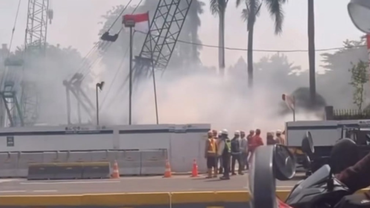 Viral Kepulan Asap Diduga Berasal Dari Proyek MRT di Kebon Sirih, Begini Faktanya
            - galeri foto