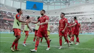 Jordi Amat saat Persija Jakarta hadapi Malut United