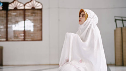 Bunda Tolong Sempatkan Baca 5 Doa ini Agar Suami Kebanjiran Rezeki Saat Bekerja, Nomor 4 Para Istri Sering Lupa?