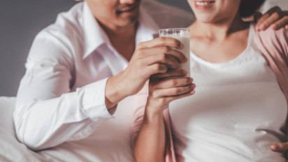 Suami Minta Minum 'ASI' saat Berhubungan Intim, Memangnya Boleh dalam Islam? Ternyata Ulama Sebut Kalau Hukumnya termasuk....