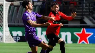 Calvin Verdonk saat NEC Nijmegen hadapi NAC Breda