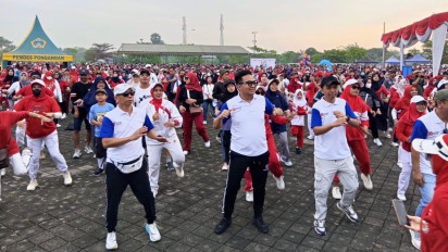 Jalan Sehat di Gresik Jadi Ajang Dorong Kebangkitan UMKM dan Literasi Keuangan