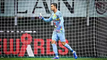 Kiper Timnas Indonesia milik Cremonese Emil Audero