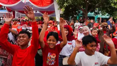 Semarak HUT ke-80, Ratusan Warga Wisma Permai Jatisari Sidoarjo Meriahkan Acara