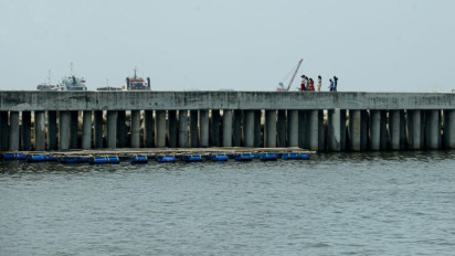 Ada Pagar Beton di Pesisir Laut Cilincing, Nelayan Ngaku Tak Terganggu
