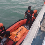 ABK KMP Putra Leo Bahari Ditemukan Tewas di Perairan Raas