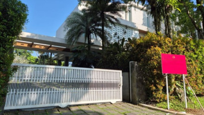 Kejagung Sita Tanah dan Bangunan Mewah Riza Chalid di Rancamaya Bogor