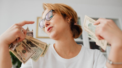 Ramalan Keuangan Shio 2 Desember 2025: kuda, kambing, monyet, ayam, anjing, dan babi