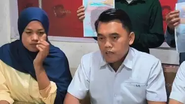 Kuasa Hukum Supriyono saat memberikan keterangan pers