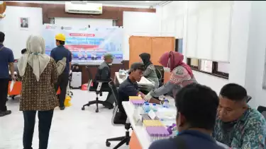 Cegah Kecelakaan Kerja, Rawat Kesehatan Garda Terdepan Logistik Nasional Lewat Pemeriksaan Gratis untuk Ratusan TKBM di Pelabuhan