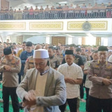 Polda Jatim Gelar Salat Gaib untuk Almarhum Driver Ojol Affan Kurniawan