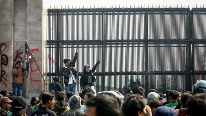 Miris! Demo di Depan DPR RI Makin Panas, Wanita ini Terang-terangan Ungkap Suasana di Dalam Gedung: Pantesan…