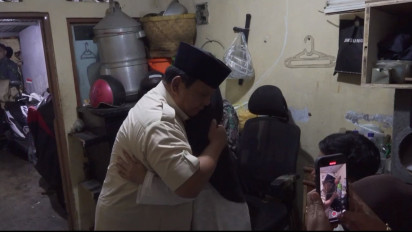 Ibunda Affan Kurniawan Tak Kuasa Menahan Tangis di Pelukan Presiden Prabowo: Anak Saya Pak, Sudah Tidak Ada!