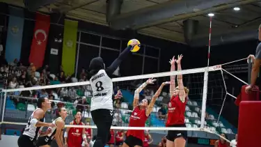 Megawati Hangestri saat debut di Manisa BBSK