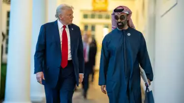 Tahnoon bin Zayed saat bertemu Presiden AS Donald Trump di Gedung Putih