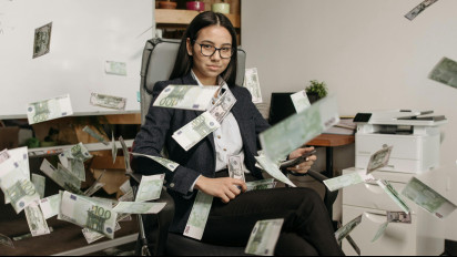 Siap-siap Karier Melejit! Ini 5 Zodiak yang Diramal Paling Bersinar di Bulan Maret 2026