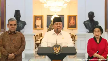 Presiden Prabowo Subianto setelah rapat kabinet di Istana Merdeka, Minggu (31/8/2025)