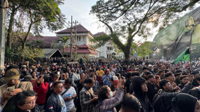 1.000 Warga Malang Kawal Demo Damai di Depan DPRD Kota