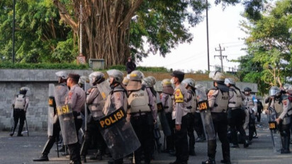 Unjuk Rasa di Gedung DPRD Temanggung Berakhir Bentrok, Puluhan Demonstran Tumbang Akibat Gas Air Mata