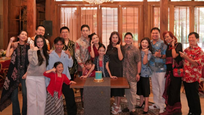 Foto Bersama Giorgio Antonio, Betrand Peto, dan Keluarga Besar, Sarwendah Ungkap Duka di Hari Ulang Tahunnya