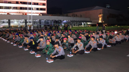 Makan Malam Bersama, Kapolri Beri Motivasi Pasukan Pengamanan DPR/MPR RI