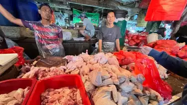 Imbas Demo, Pedagang Daging di Pasar Minggu Ngaku Omzet Berkurang Hingga Dagangan Tak Habis