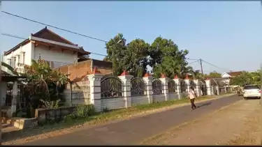 Isu Penjarahan, Rumah Orang Tua Eko Patrio di Nganjuk Dijaga Ketat Aparat dan Warga
