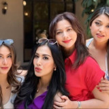 Potret 4 Artis Senior yang Kini Sudah Dilabeli  Tante  Cantik, Usia 50 Tahunan tapi Masih Kelihatan Seperti Gadis saat Wefie