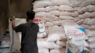 Kementan pastikan distribusi pupuk aman.