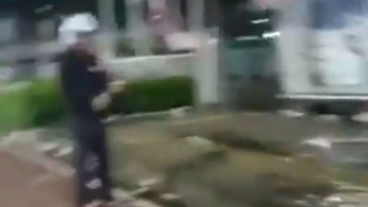 Viral di Media Sosial Sosok Pembakar Halte di Jakarta Gunakan Bom Molotov, Ternyata Pemuda yang Aktif.....